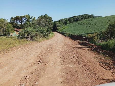 Secretaria de Obras: Estradas do interior seguem recebendo melhorias 