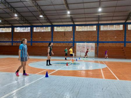 Categoria Sub-13 participa de mais uma etapa das Oficinas de Futsal 