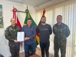 PREFEITO ROSEMAR HENTGES É EMPOSSADO COMO PRESIDENTE DA JUNTA DE SERVIÇO MILITAR DE IBIRAPUITÃ 