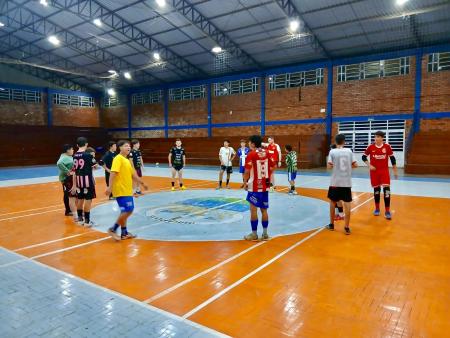 FORMAÇÃO E AÇÃO: OFICINAS DE FUTSAL DO CRAS DE IBIRAPUITÃ APRIMORAM TÁTICAS E HABILIDADES
