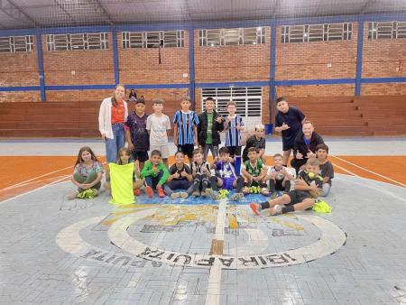 Jovens do Sub-11 participam de oficina de futsal promovida pelo CRAS em Ibirapuitã