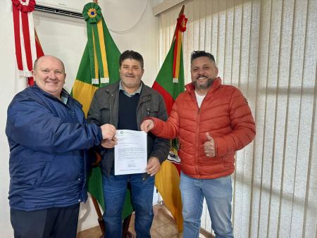 Ibirapuitã é contemplada com R$ 100 mil para a saúde por meio de emenda do deputado Pompeo de Mattos Ibirapuitã é contemplada com R$ 100 mil para a saúde por meio de emenda do deputado Pompeo de Mattos
