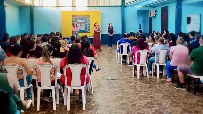 EMEF Leonel de Moura Brizola realiza primeira reunião do ano com os pais dos alunos