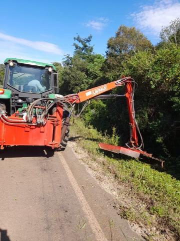 Secretaria Municipal de Agricultura realiza melhorias na VRS-810