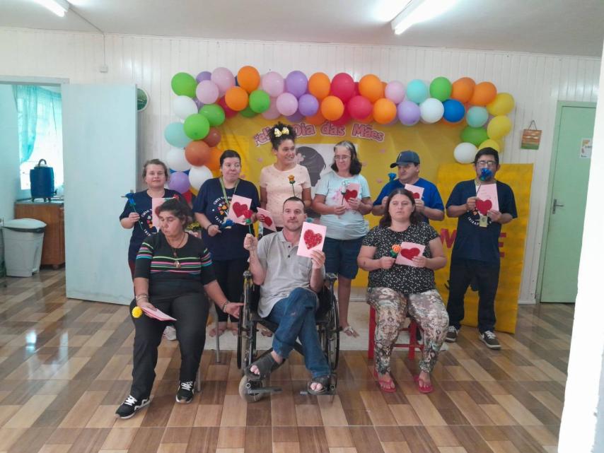 Escolas Municipais realizam atividades do Dia das Mães 